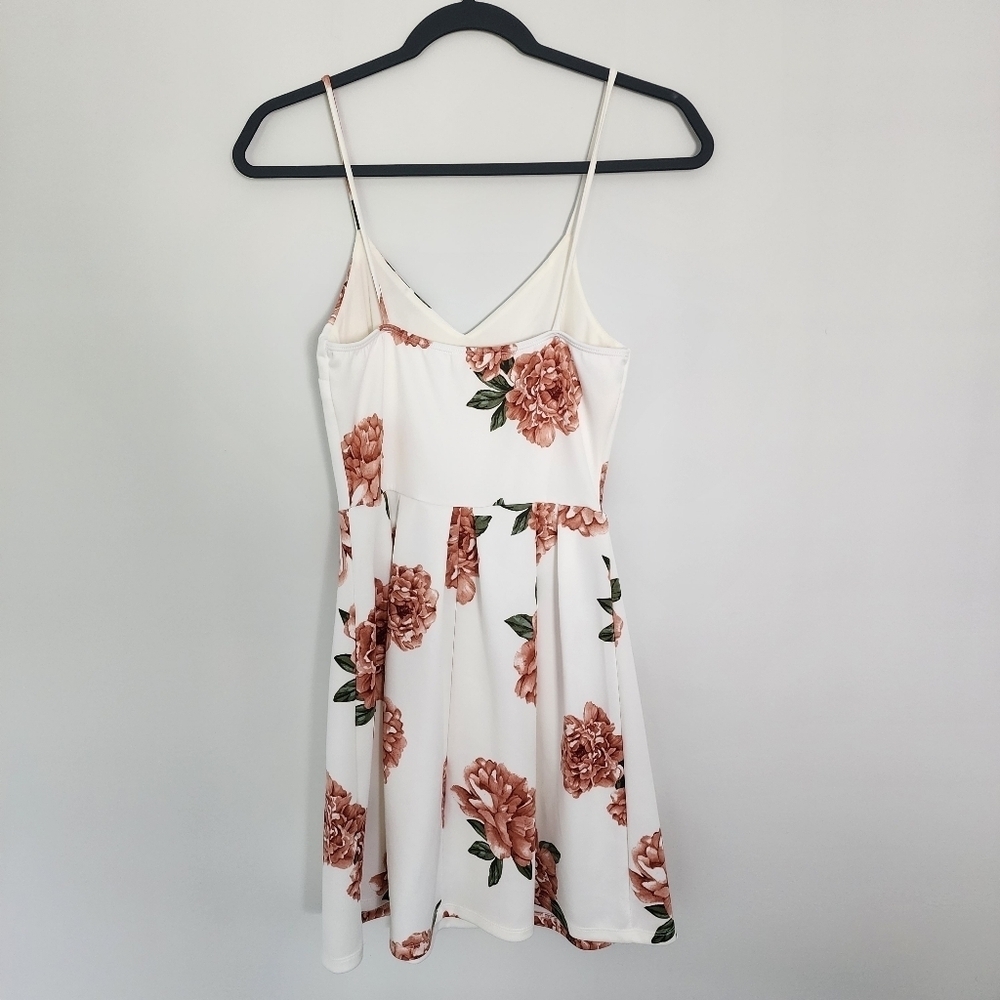 Monteau Dress Womens Small White Floral Fit & Flare Mini - Picture 2 of 4